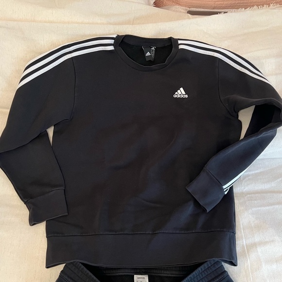 Mens Crewneck | adidas essentials - Picture 3 of 3